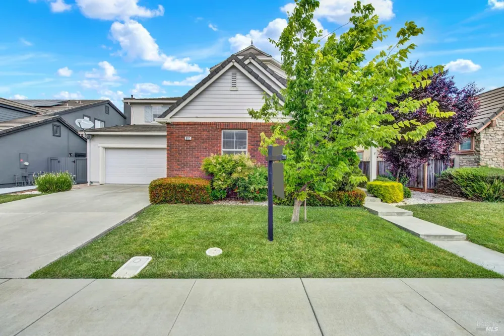 812 Purple Sage Drive Vacaville, CA 95687