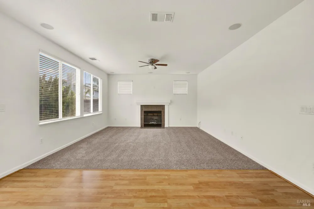 812 Purple Sage Drive Vacaville, CA 95687