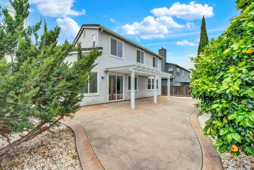 812 Purple Sage Drive Vacaville, CA 95687
