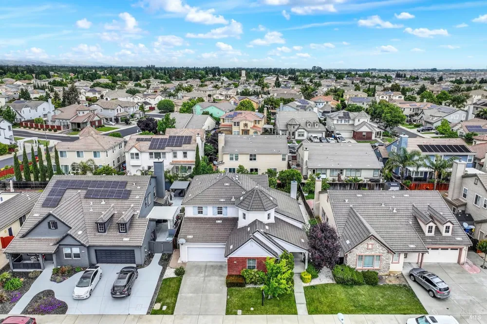 812 Purple Sage Drive Vacaville, CA 95687