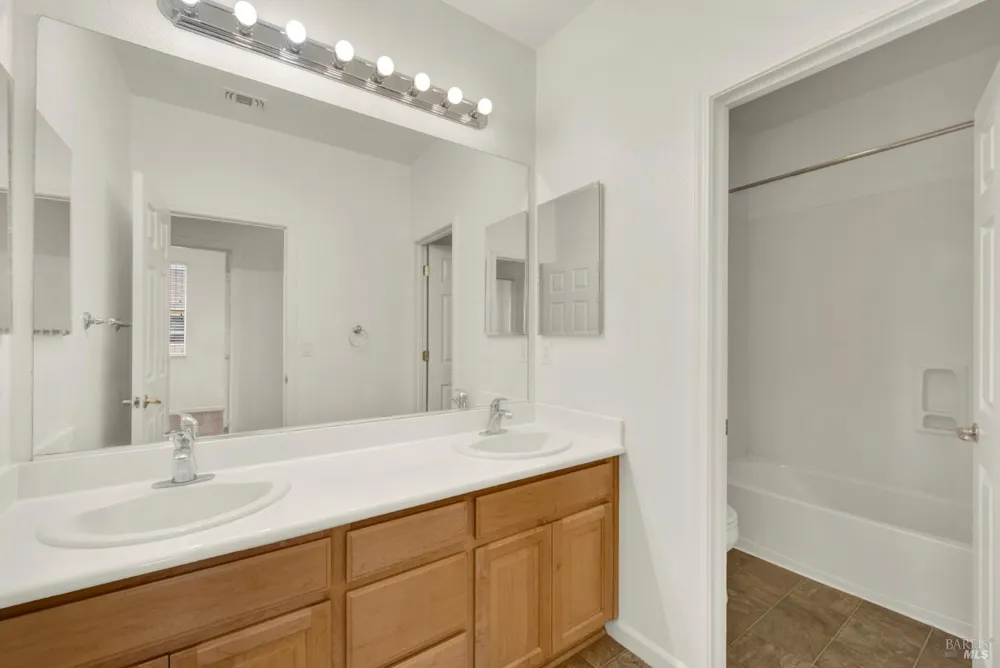 812 Purple Sage Drive Vacaville, CA 95687