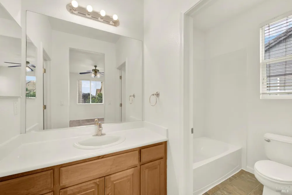 812 Purple Sage Drive Vacaville, CA 95687