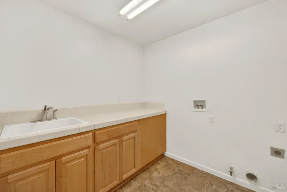 812 Purple Sage Drive Vacaville, CA 95687