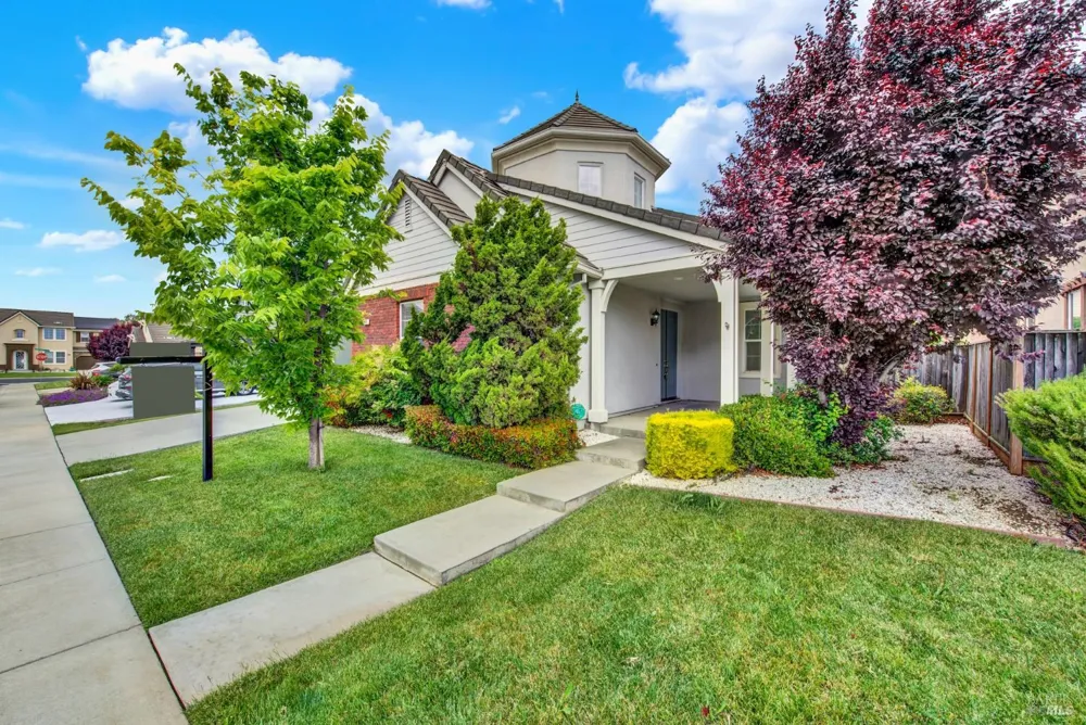 812 Purple Sage Drive Vacaville, CA 95687