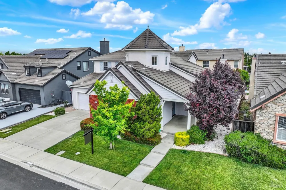 812 Purple Sage Drive Vacaville, CA 95687