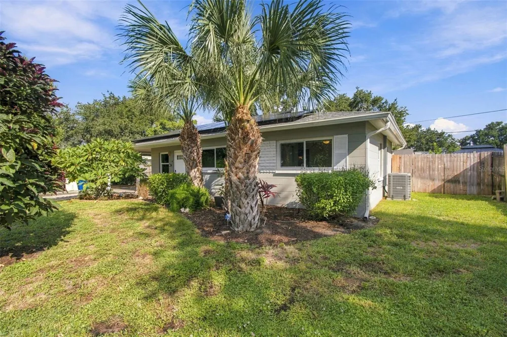 2315 AMHERST AVENUE Bradenton, FL 34207