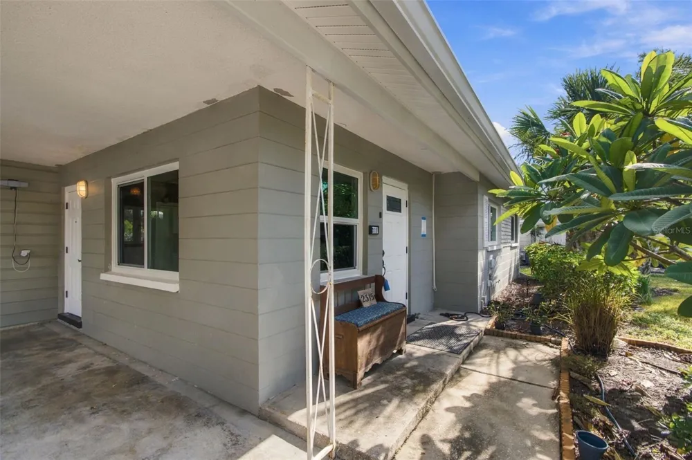 2315 AMHERST AVENUE Bradenton, FL 34207
