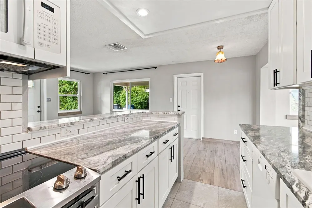 2315 AMHERST AVENUE Bradenton, FL 34207