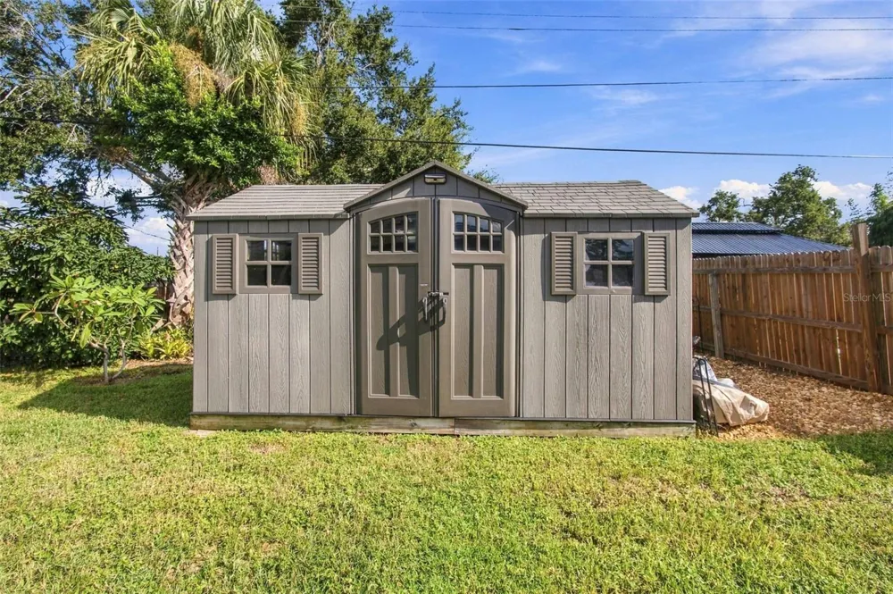 2315 AMHERST AVENUE Bradenton, FL 34207