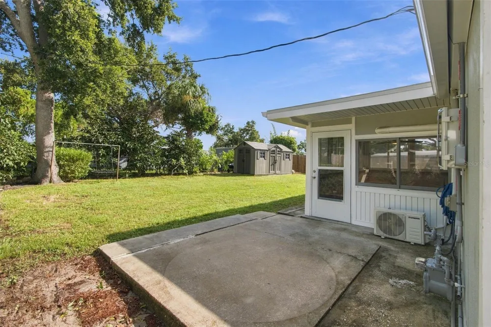 2315 AMHERST AVENUE Bradenton, FL 34207