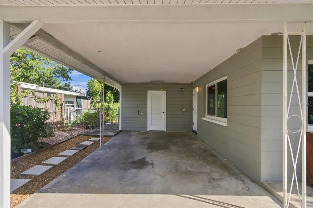 2315 AMHERST AVENUE Bradenton, FL 34207