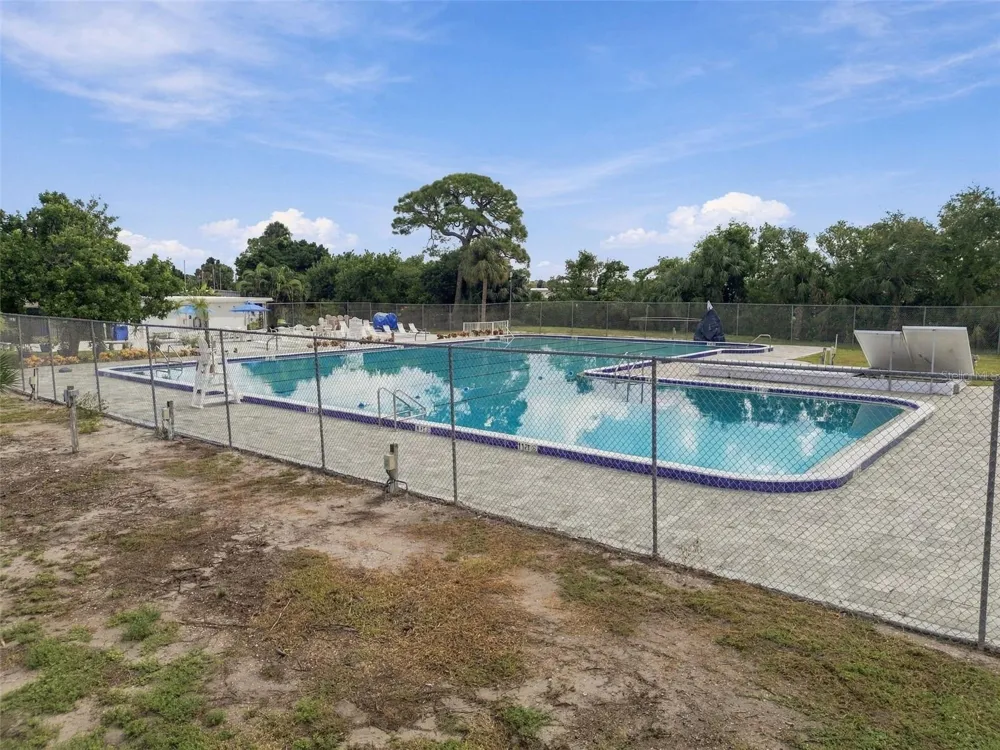 2315 AMHERST AVENUE Bradenton, FL 34207