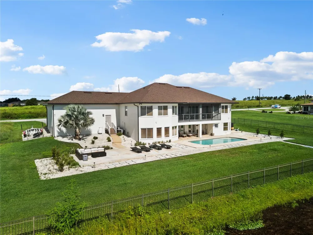 5911 OLD BERKLEY ROAD Auburndale, FL 33823
