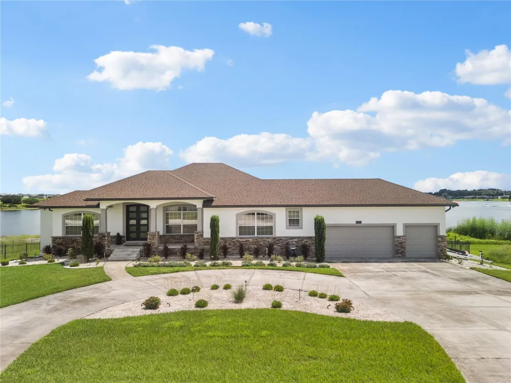 5911 OLD BERKLEY ROAD Auburndale, FL 33823