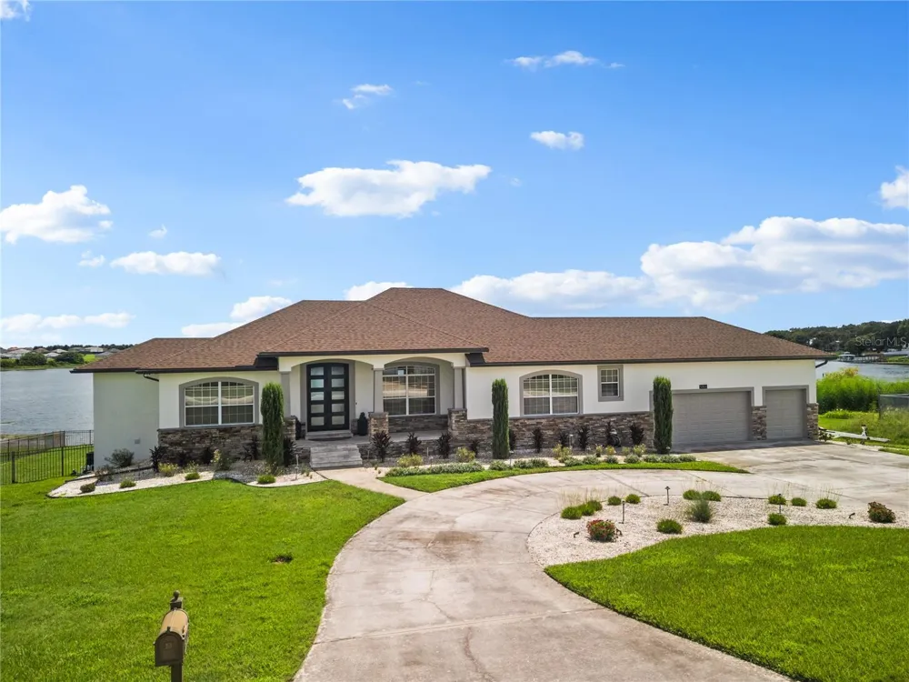 5911 OLD BERKLEY ROAD Auburndale, FL 33823