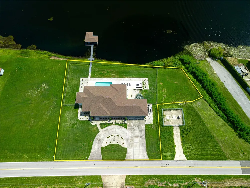 5911 OLD BERKLEY ROAD Auburndale, FL 33823