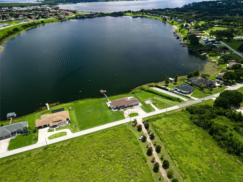 5911 OLD BERKLEY ROAD Auburndale, FL 33823