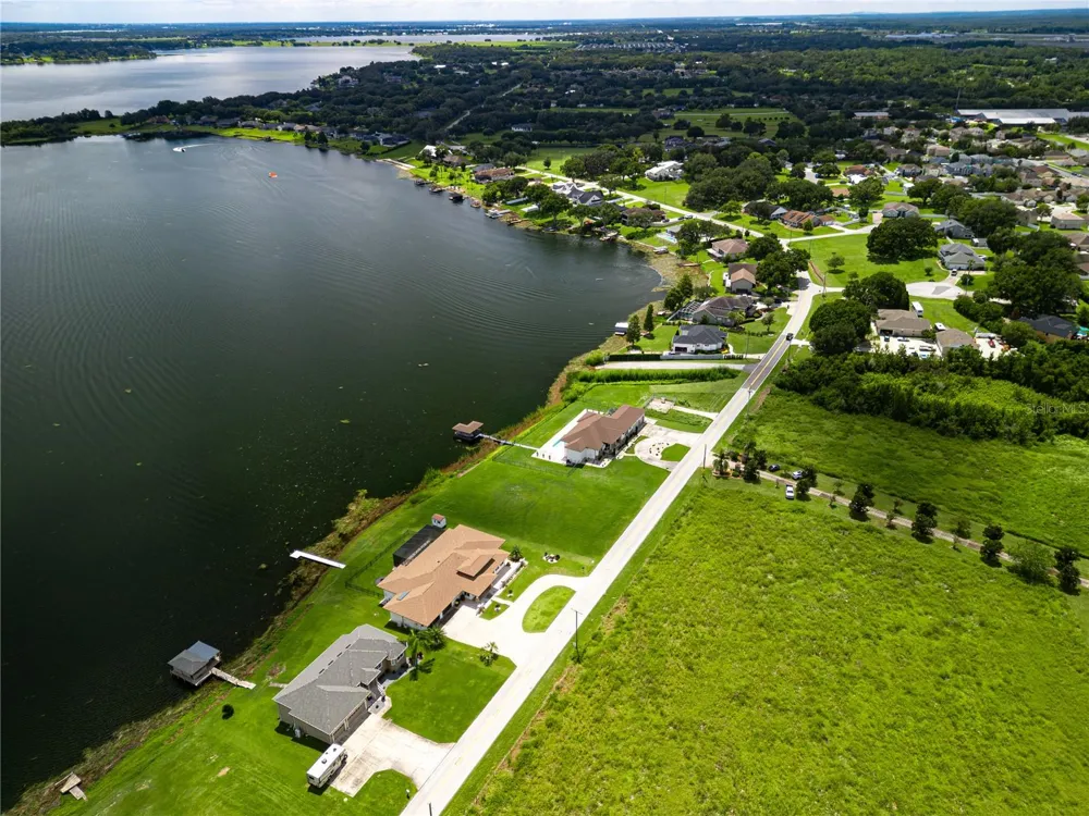 5911 OLD BERKLEY ROAD Auburndale, FL 33823