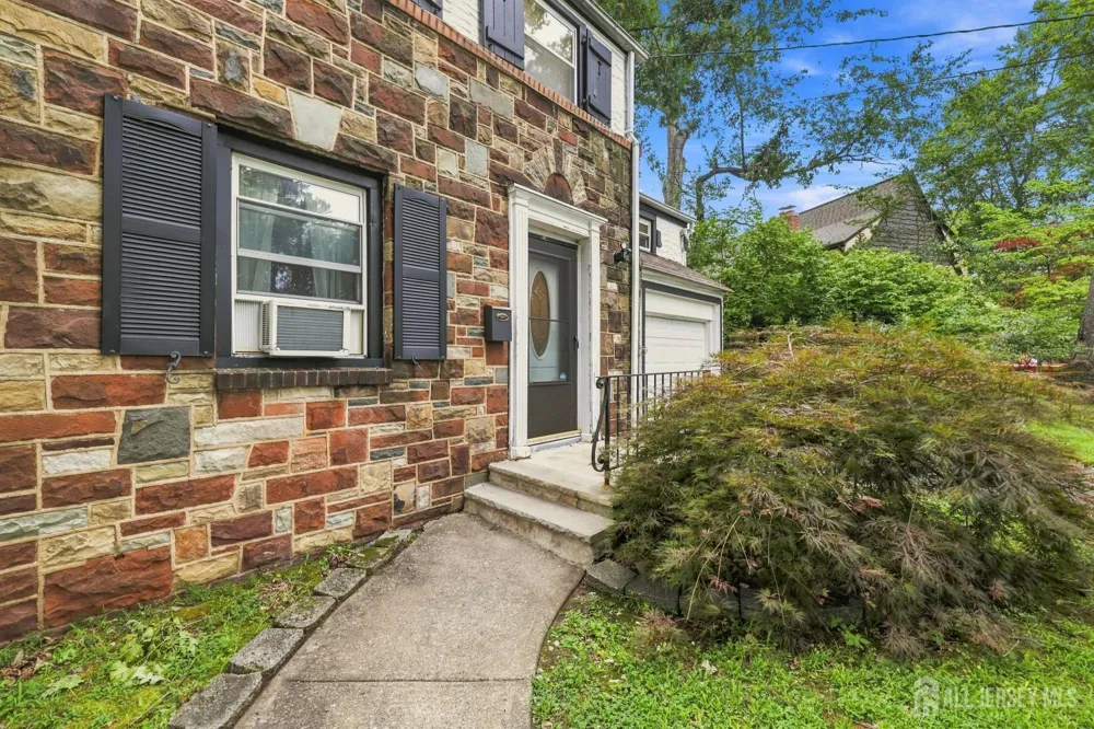 928 Beechwood Court Plainfield, NJ 07060
