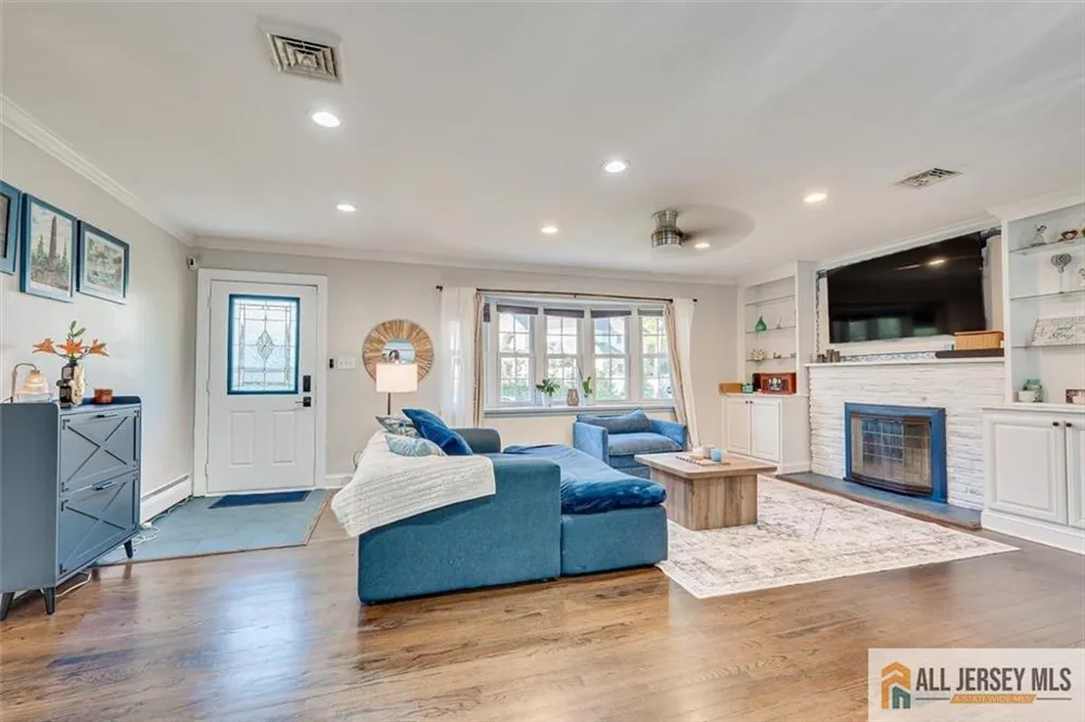 228 Norris Avenue Metuchen, NJ 08840