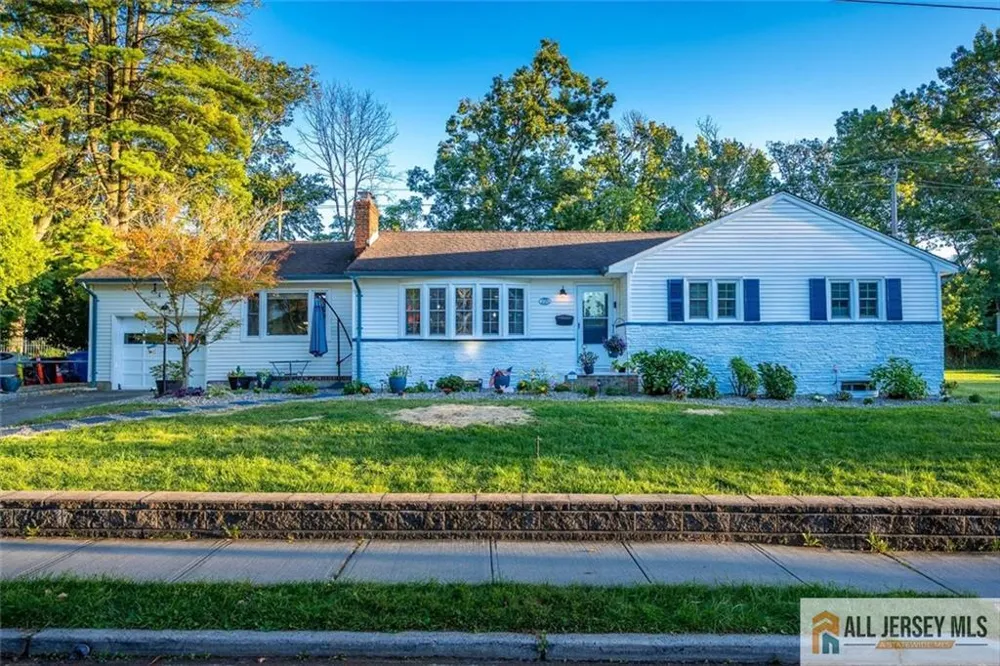 228 Norris Avenue Metuchen, NJ 08840