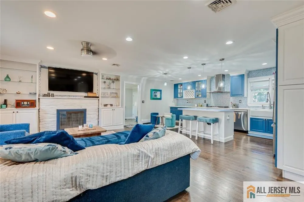 228 Norris Avenue Metuchen, NJ 08840