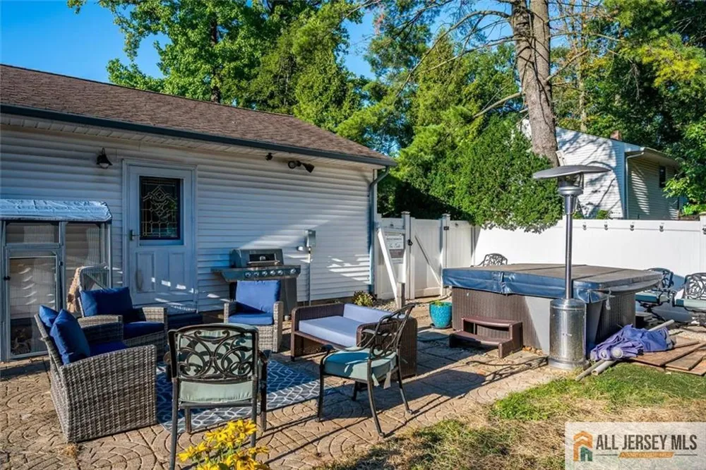 228 Norris Avenue Metuchen, NJ 08840