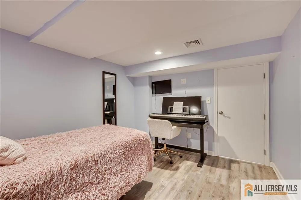 228 Norris Avenue Metuchen, NJ 08840