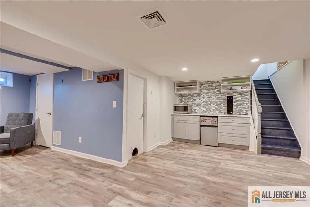 228 Norris Avenue Metuchen, NJ 08840