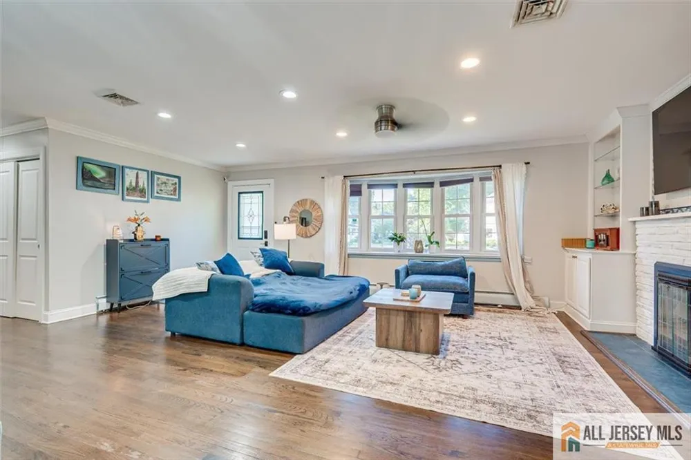 228 Norris Avenue Metuchen, NJ 08840
