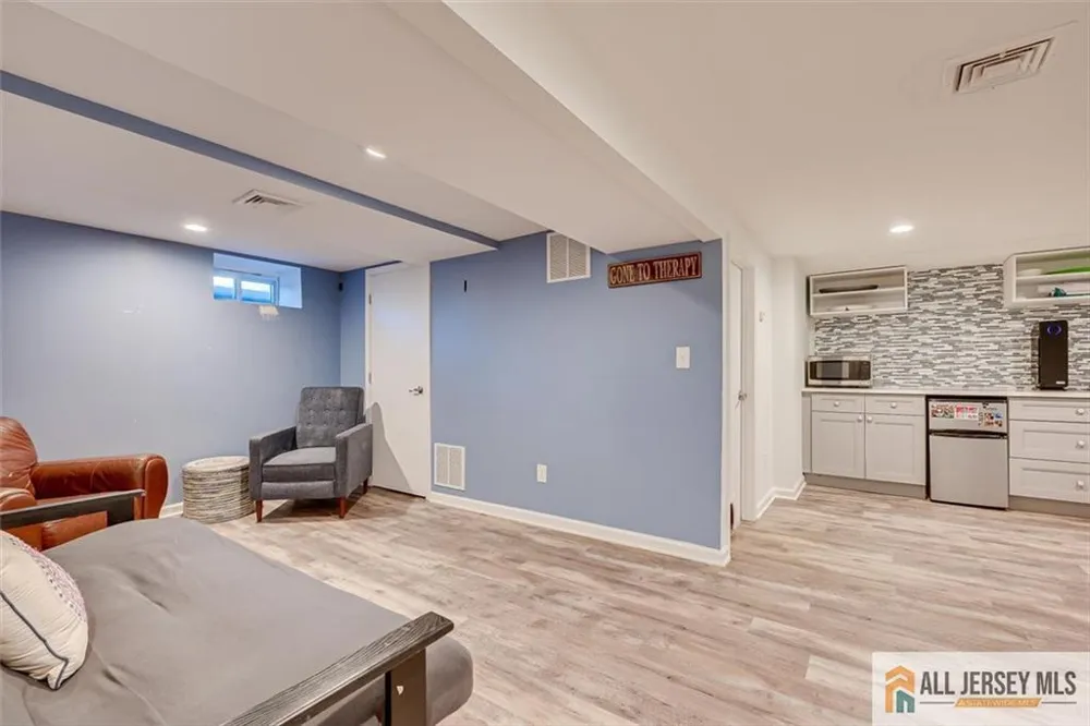 228 Norris Avenue Metuchen, NJ 08840