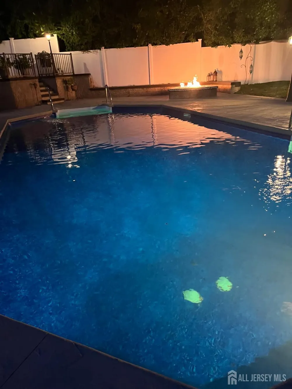 35 Richard Terrace Middletown, NJ 07748