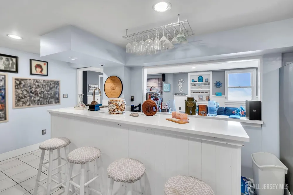 35 Richard Terrace Middletown, NJ 07748