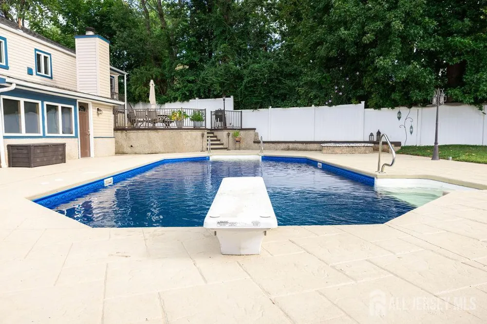 35 Richard Terrace Middletown, NJ 07748
