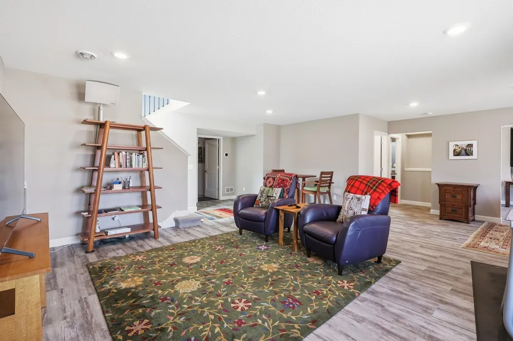 18374 Jurel Way Lakeville, MN 55044