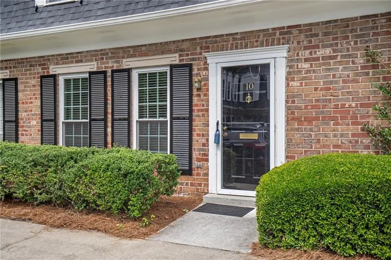 10 Market Square Place NW Atlanta, GA 30318