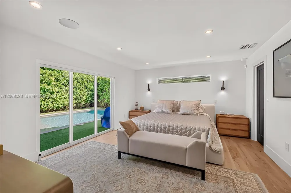 2342 SW 25th Ter Miami, FL 33133