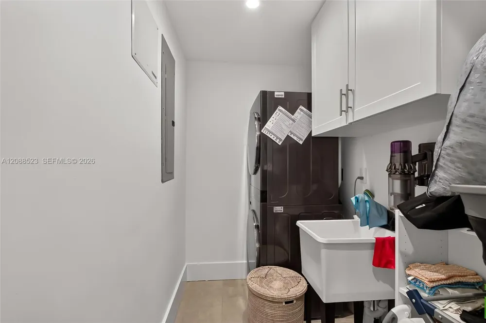 2342 SW 25th Ter Miami, FL 33133