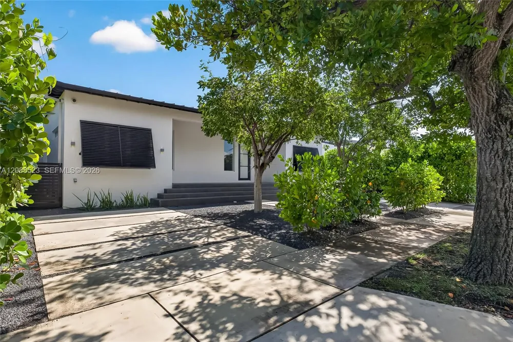 2342 SW 25th Ter Miami, FL 33133