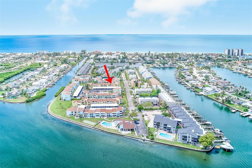 1 WINDRUSH BOULEVARD #77 Indian Rocks Beach, FL 33785