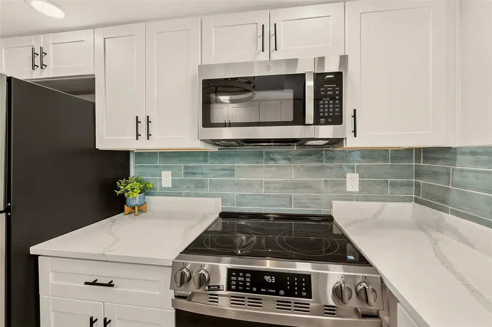 1 WINDRUSH BOULEVARD #77 Indian Rocks Beach, FL 33785