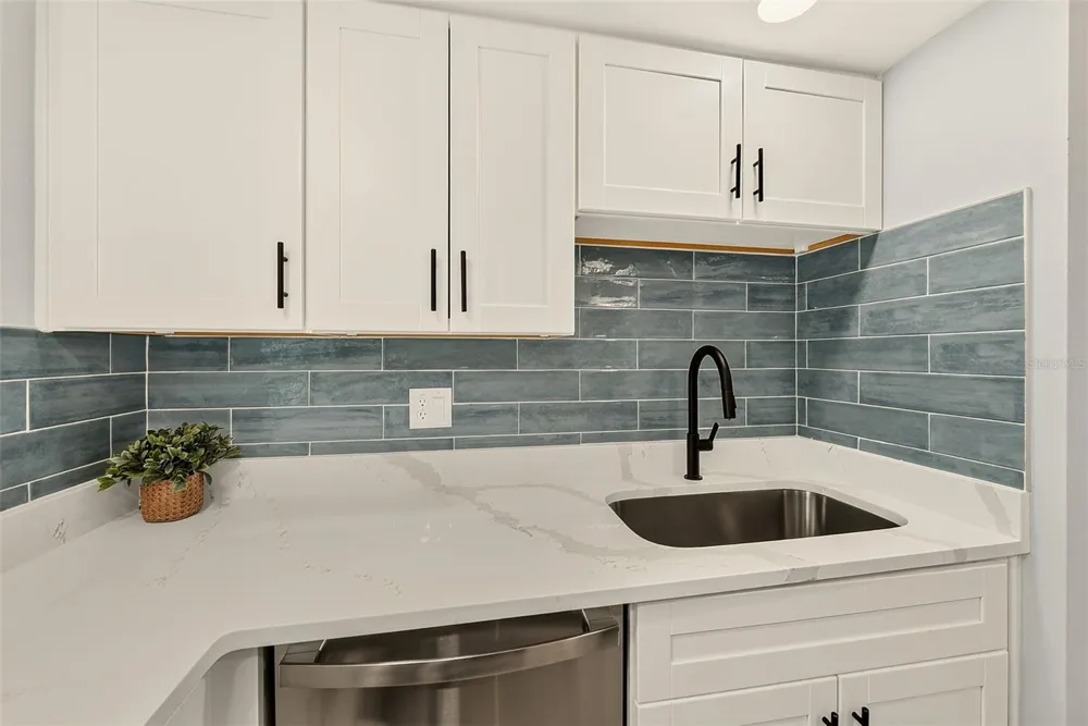 1 WINDRUSH BOULEVARD #77 Indian Rocks Beach, FL 33785