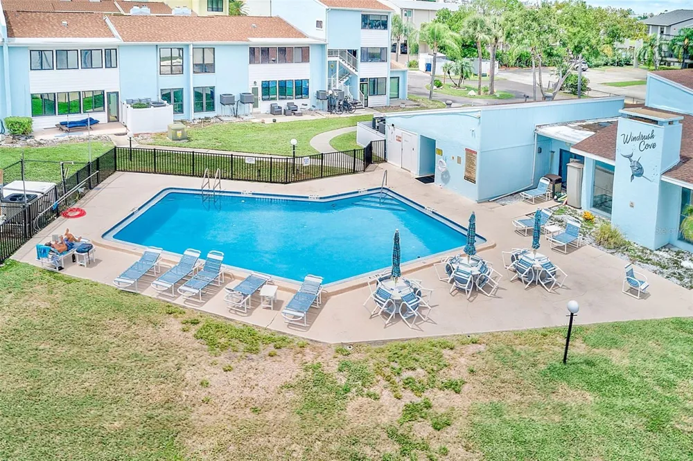1 WINDRUSH BOULEVARD #77 Indian Rocks Beach, FL 33785