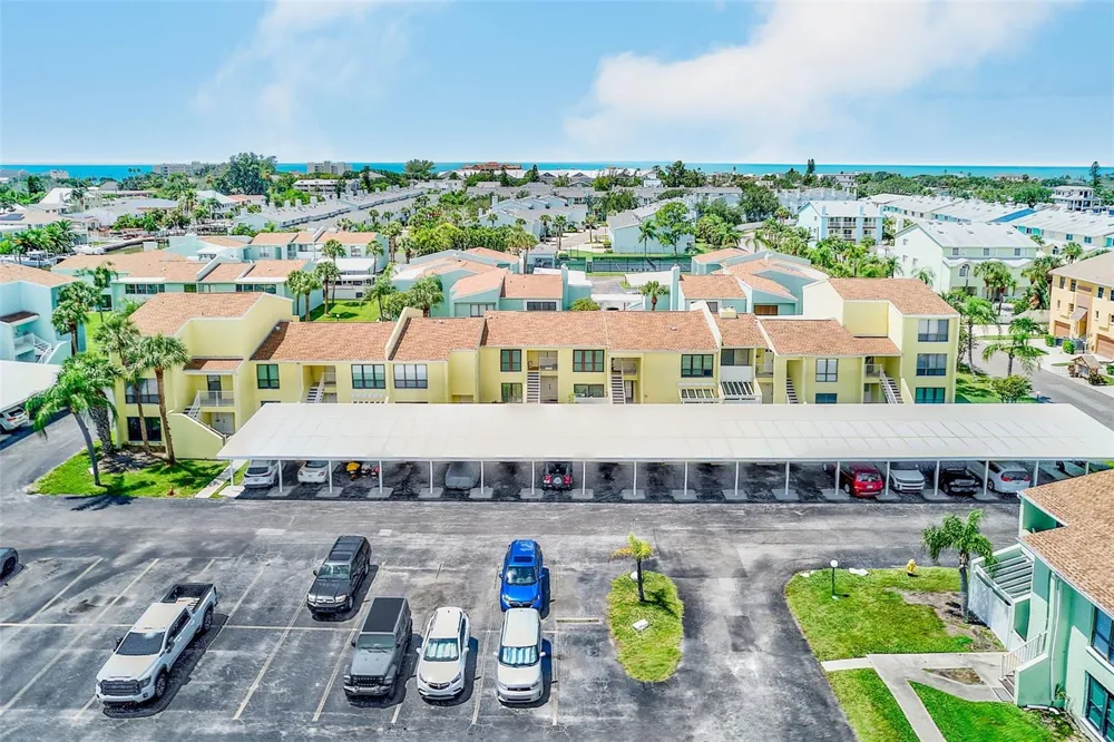 1 WINDRUSH BOULEVARD #77 Indian Rocks Beach, FL 33785