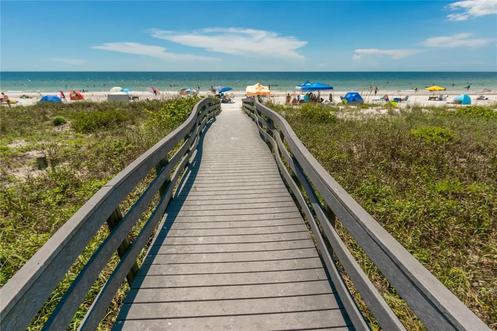 1 WINDRUSH BOULEVARD #77 Indian Rocks Beach, FL 33785