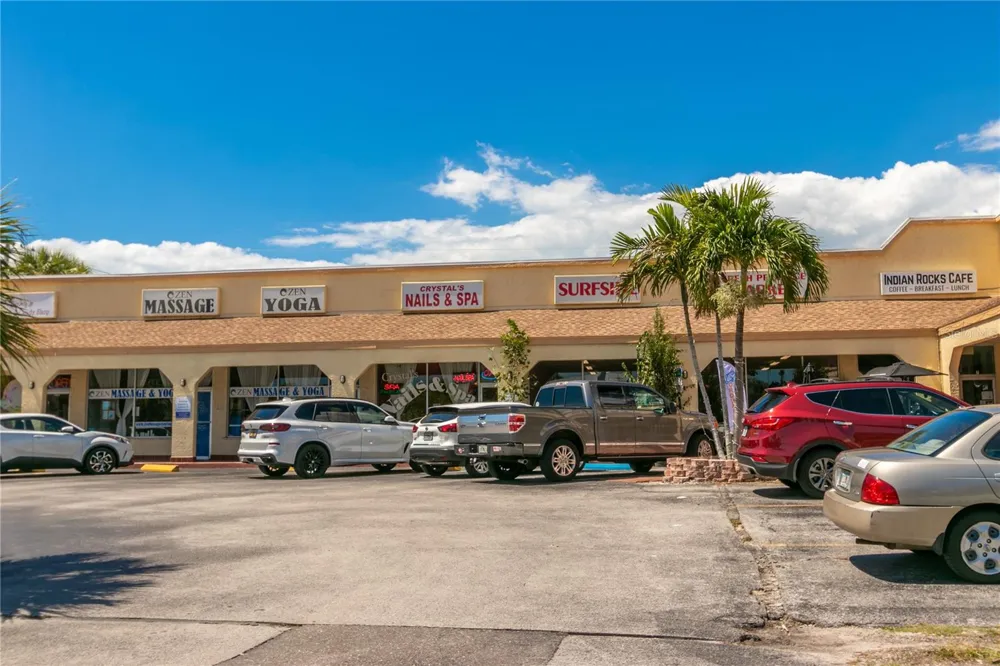 1 WINDRUSH BOULEVARD #77 Indian Rocks Beach, FL 33785