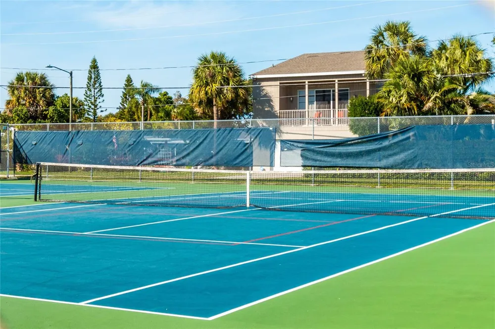 1 WINDRUSH BOULEVARD #77 Indian Rocks Beach, FL 33785