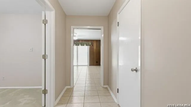 1702 CHESTNUT ST Floresville, TX 78114