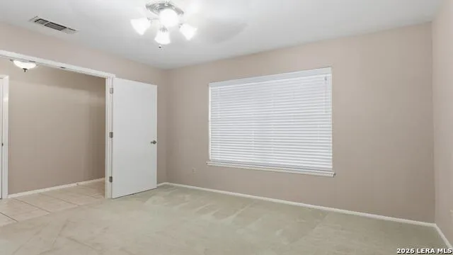 1702 CHESTNUT ST Floresville, TX 78114