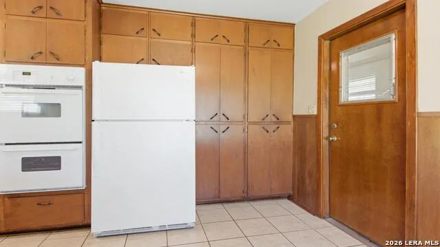 1702 CHESTNUT ST Floresville, TX 78114